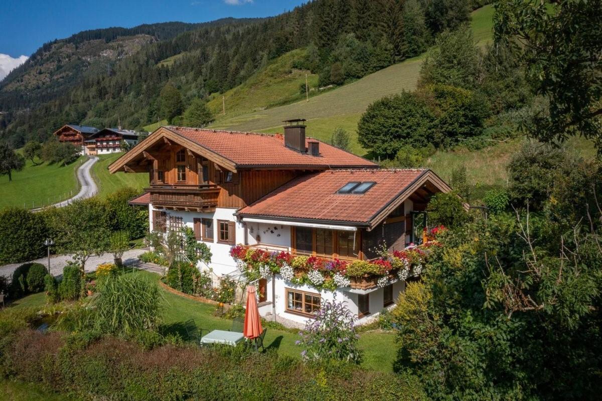 Gartenwohnung Robinigg Maishofen Exterior photo